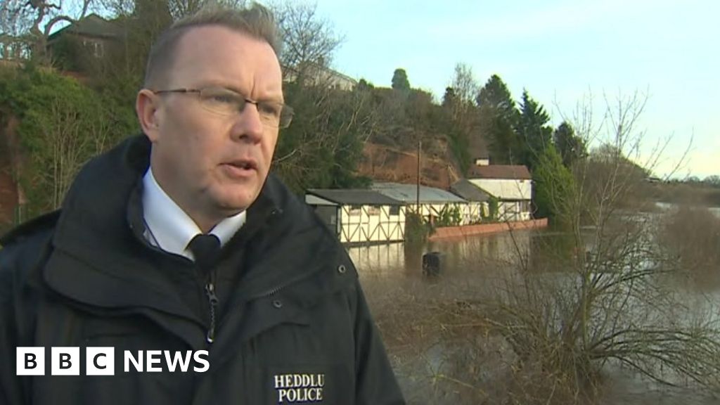 Former North Wales Police Officer Sentenced For £20k Fraud Bbc News 