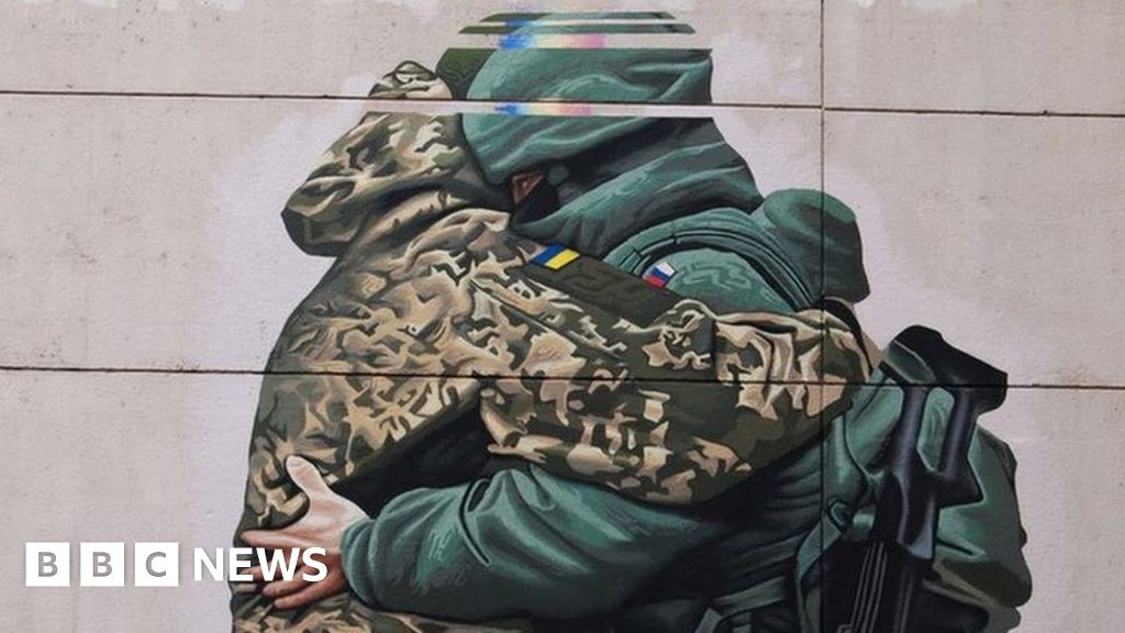 Un artiste australien enlève une peinture murale ukrainienne et russe après un contrecoup