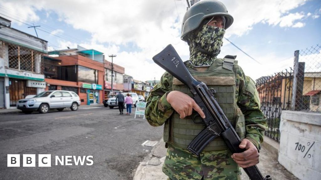 Убийство на политик в Еквадор: Царят затворнически банди в терор