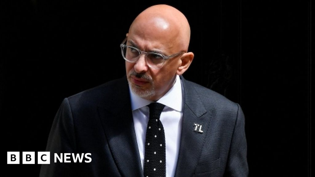 Nadhim Zahawi heckled at University of Warwick by trans rights protesters