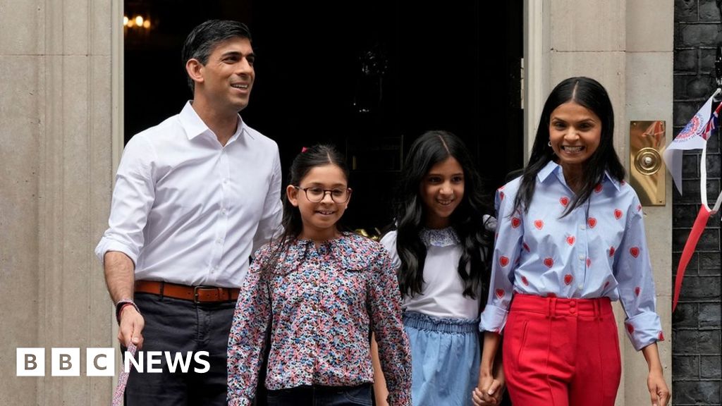 Rishi Sunak taking first family holiday in four years, No 10 says - BBC ...