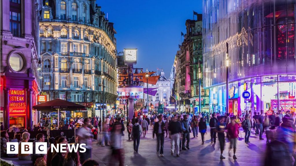 Leicester Square: Buskers face West End crackdown as complaints rise