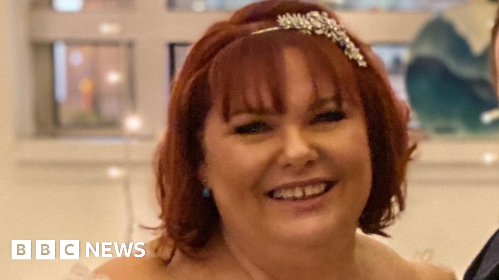 Coronavirus Aintree Hospital worker dies after testing positive