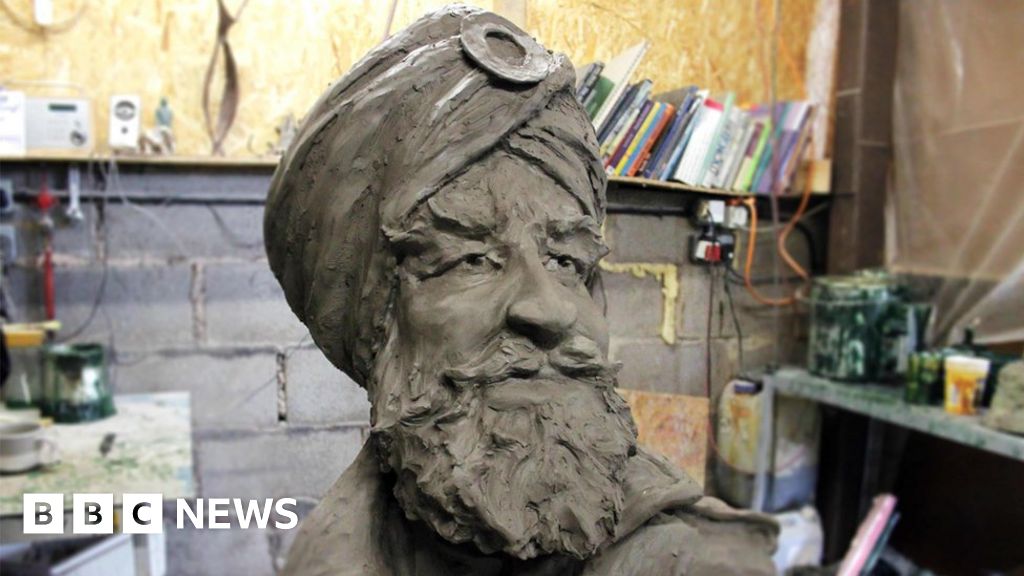 Sikh Soldier Memorial Statue In Smethwick Vandalised Bbc News 
