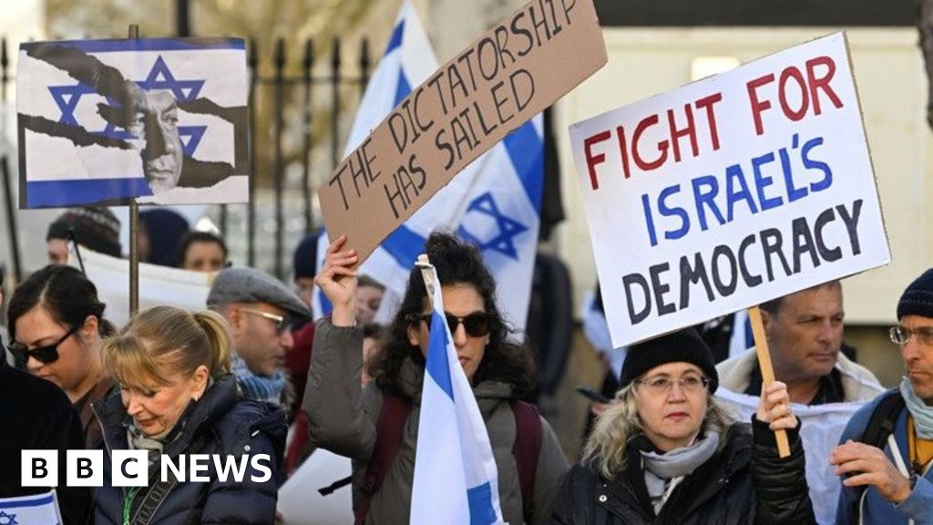 Netanyahu meets Sunak at Downing Street amid protests