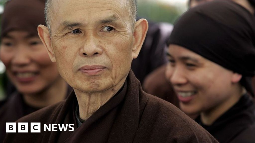 Thich Nhat Hanh: 'Father of mindfulness' Buddhist monk dies aged 95
