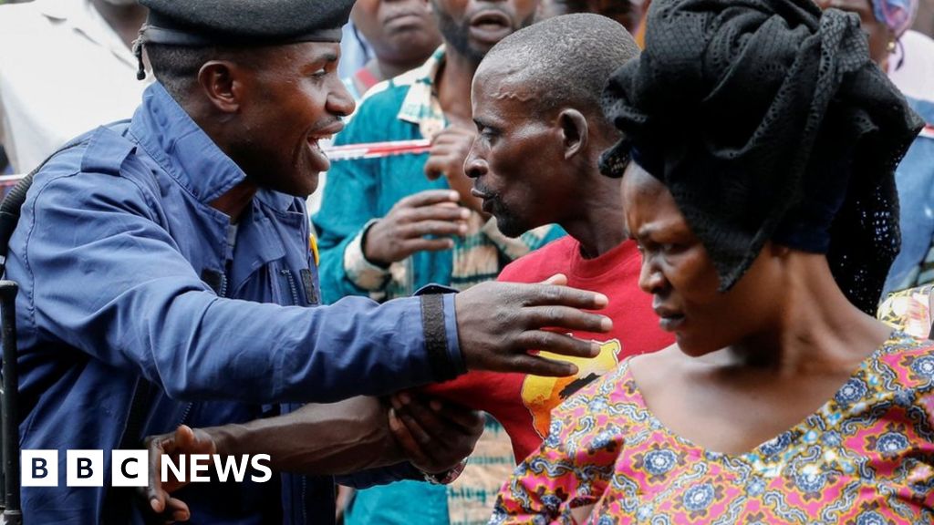 DR Congo elections: Voting marred by 'chaos' and lengthy delays