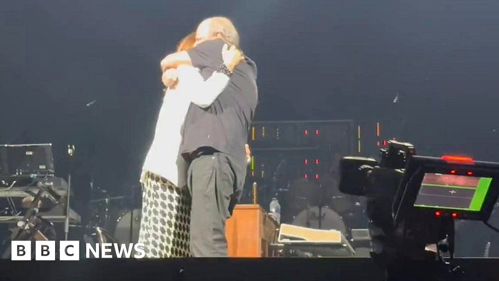 Hans Zimmer Proposes To Partner During O2 Arena Live Show - BBC News