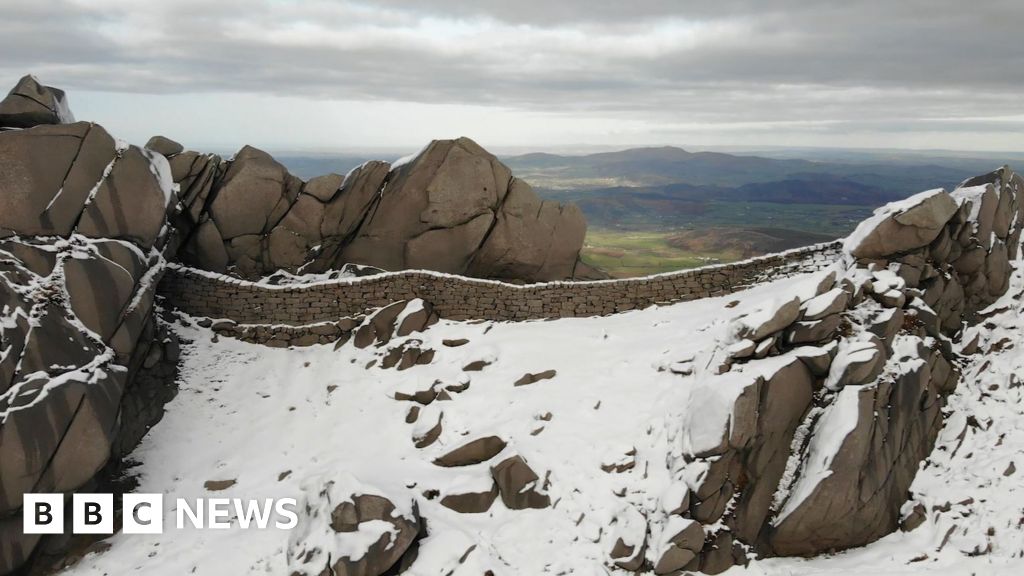Frosty taste of winter in Northern Ireland - BBC News