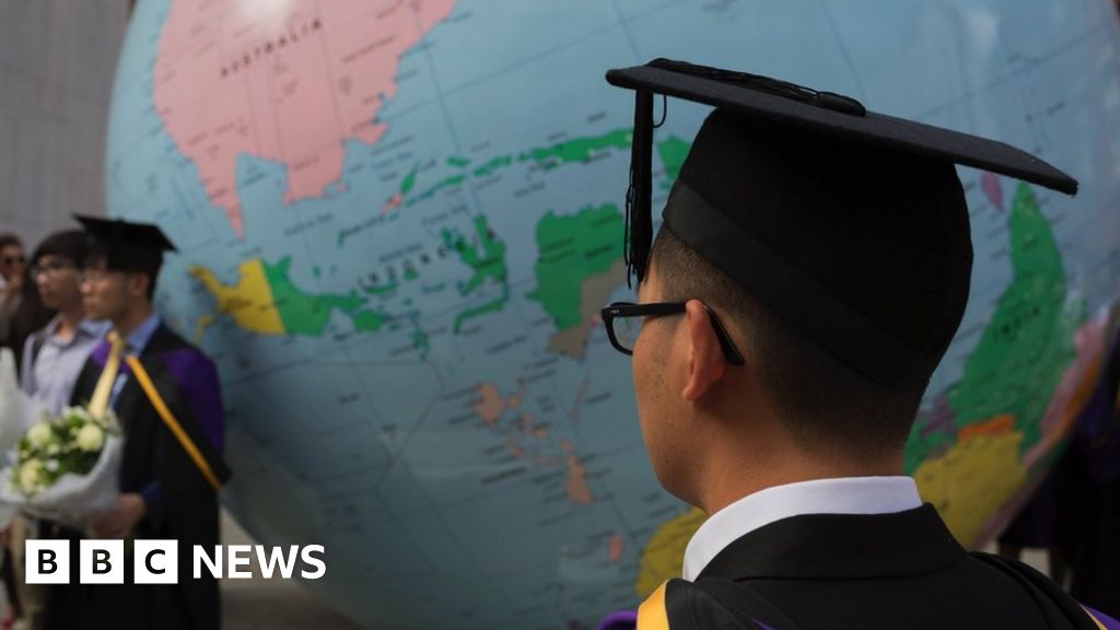 Overseas student applications to UK universities rise again