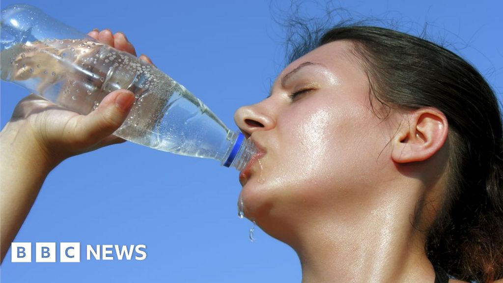 Demand For Heatwave Advice From Nhs Doubled This Summer Bbc News 
