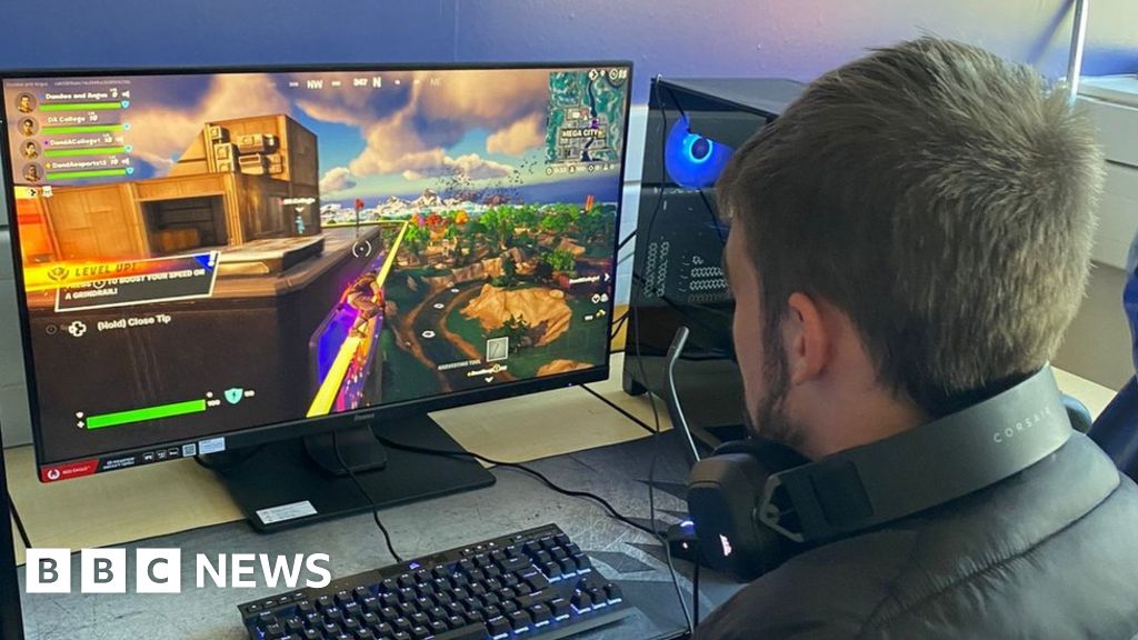 How playing video games could get you a better job - BBC News