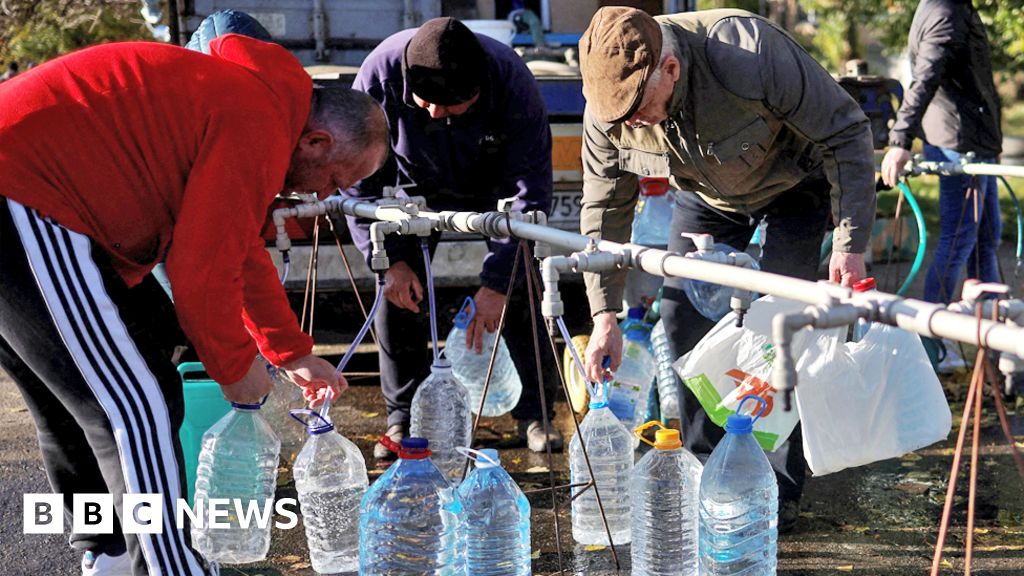 russia-accused-of-sabotaging-ukraine-water-pipe-to-mykolaiv