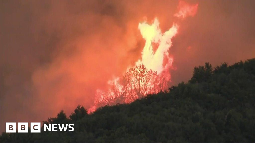 Wildfire Spreads Across Northern California - BBC News