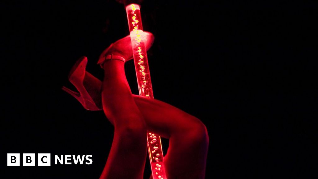 Nude Beach Dancers - Is the American strip club dying out? - BBC News