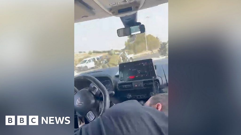 Fierce gun battle on Israeli highway