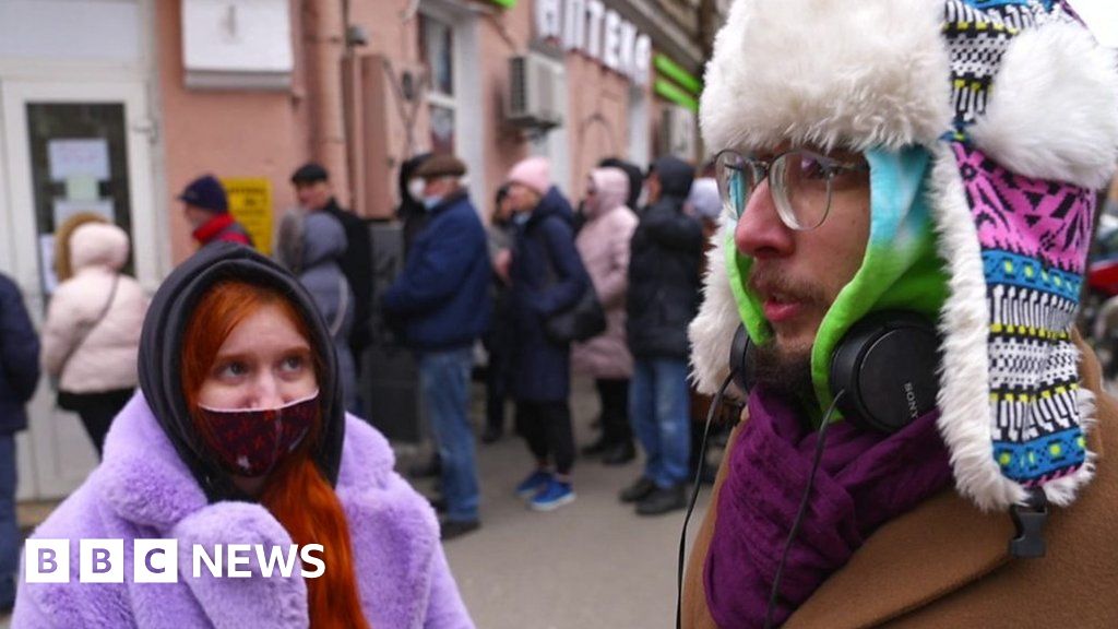 Ukraine war: Don't be afraid of Putin, Kyiv residents say