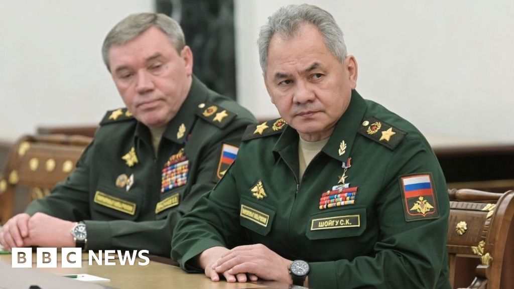 Ukraine war: Lyman retreat draws rare criticism of Russian top officials
