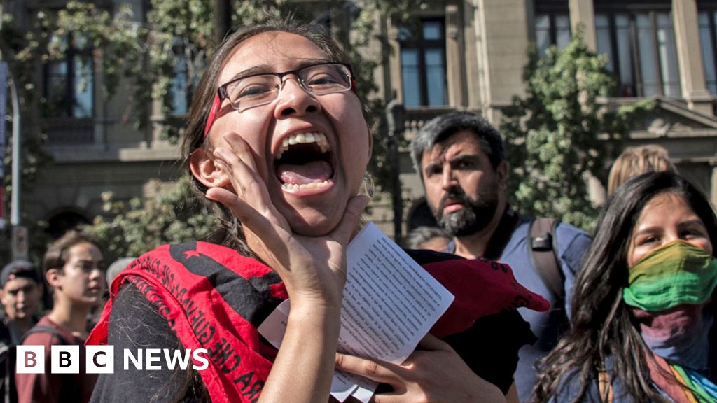 Students Save On Fees But Chile S Universities Struggle Bbc News Students Save On Fees But Chile S Universities Struggle Bbc News