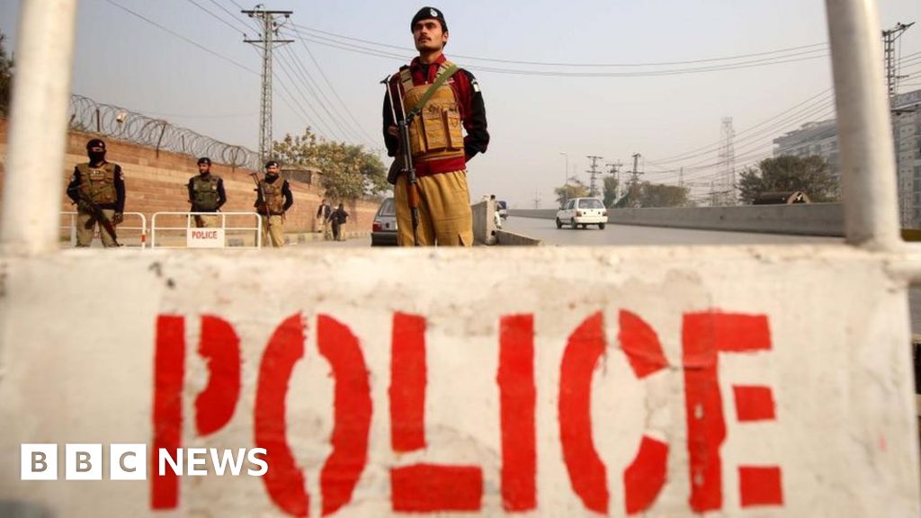 Пакистан: Най-малко 10 убити при нападение срещу полицейски участък