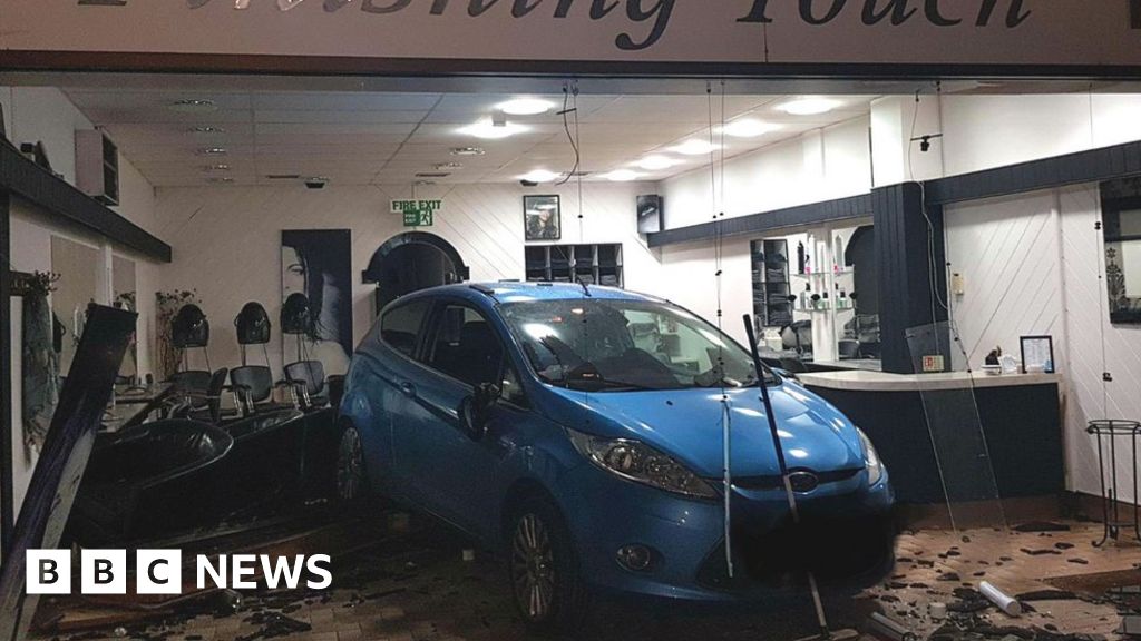 Reversing Car Crashes Into Maidenhead Hairdressers Bbc News