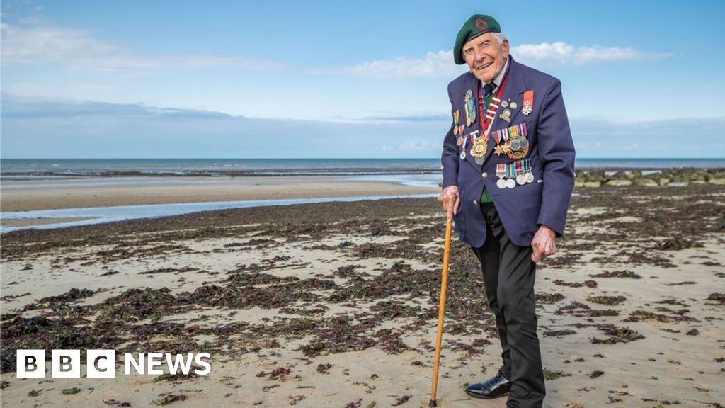 Harry Billinge: Cornwall D-Day veteran dies aged 96