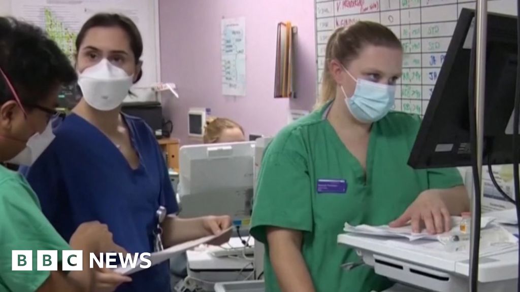 covid vaccine pfizer v oxford astrazeneca v moderna bbc news covid vaccine pfizer v oxford astrazeneca v moderna bbc news