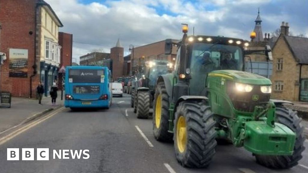 Wrexham arrest after farmers blocks city in protest 
