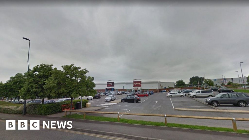 Builder dies in fall at Cribbs Causeway retail park