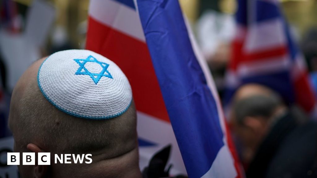 Anti Semitic Hate Incidents In The Uk Up 16 In 2018 Bbc News