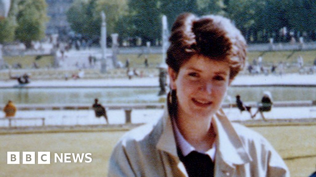 Joanna Parrish 'fought back' serial killer before murder - BBC News