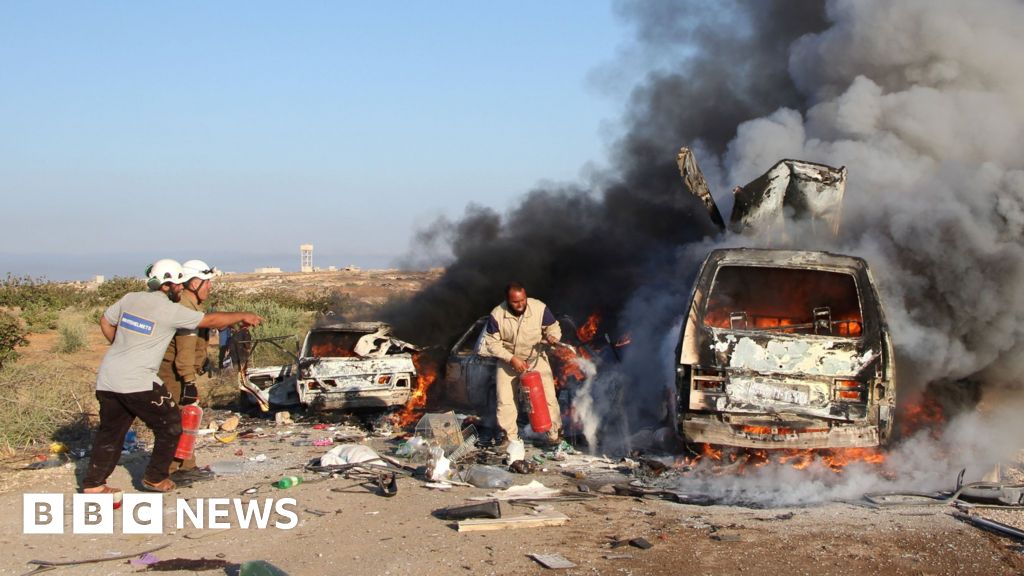 Syria Conflict: Warplanes Bomb Hama Amid Rebel Offensive - BBC News