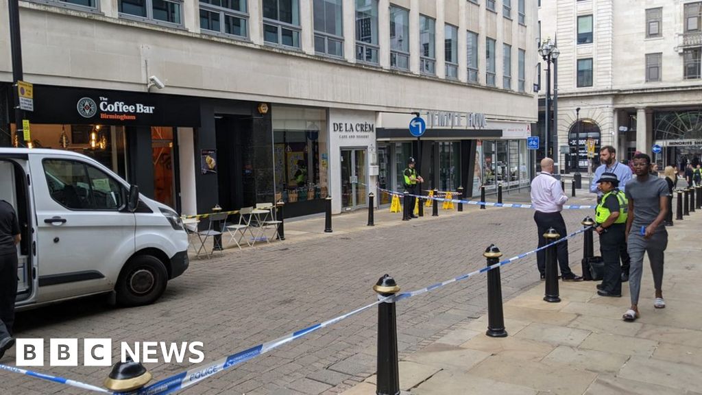 Woman Injured In Birmingham City Centre Stabbing - BBC News