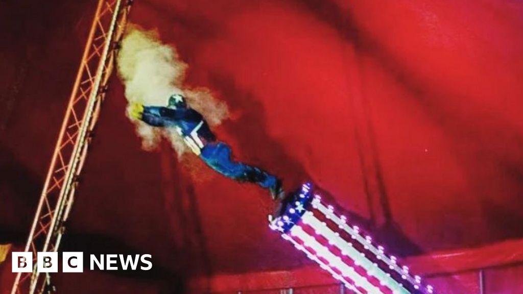 Caerphilly: Circus acrobat injured in human cannonball stunt
