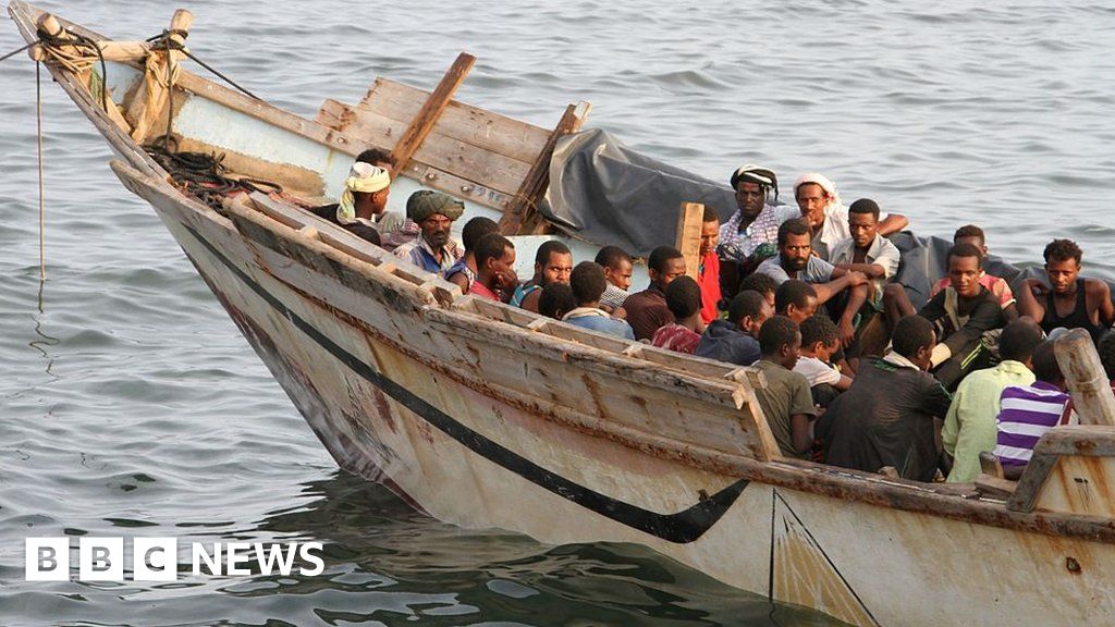 Yemen Dozens Of Migrants Feared Dead After Boat Sinks Bbc News