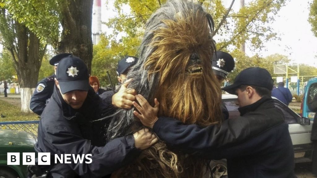 Darth Vader supporter Chewbacca 