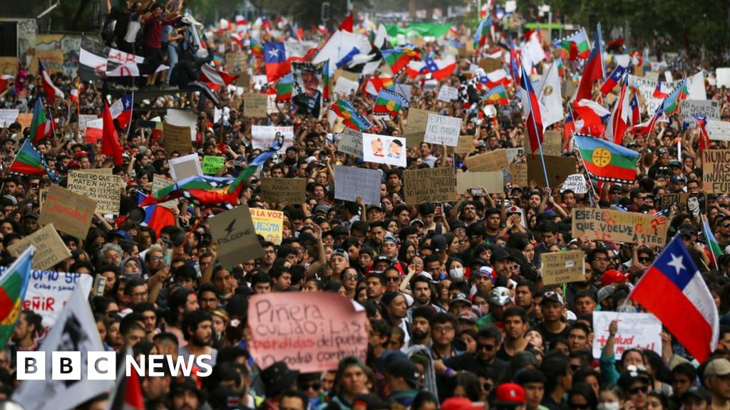 Chile protests: One million join peaceful march for reform