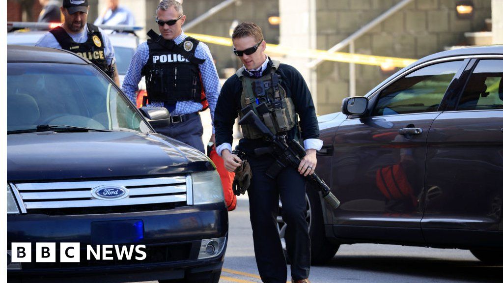 Louisville bank gunman's mum called police during attack