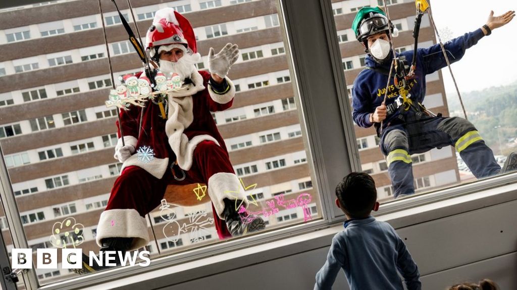 ICYMI: Christmas moments you may have missed from around the world
