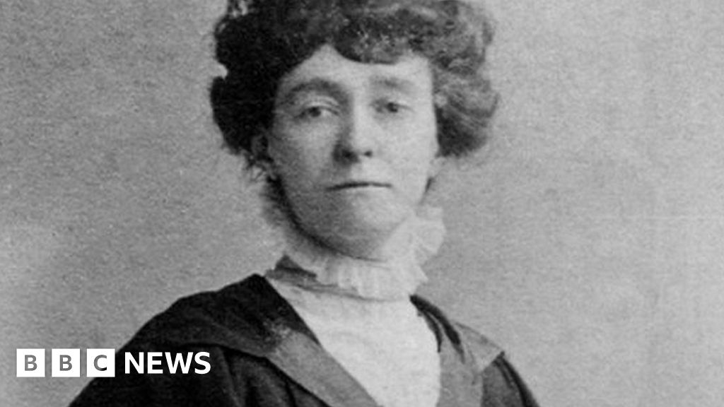 Emily Davison Suffragette statue planned for Morpeth BBC News