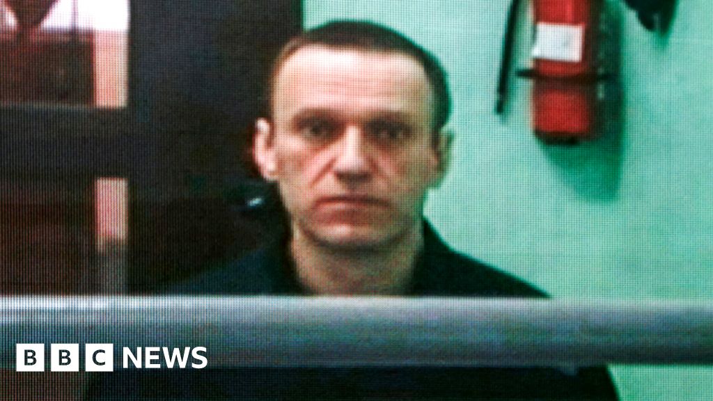 Затвореният руски опозиционен лидер Алексей Навални е изведен от наказателната