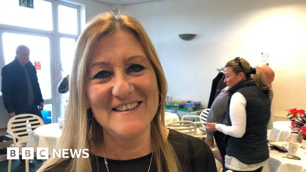 Community centre near Exeter offers food, warmth and good chat BBC News