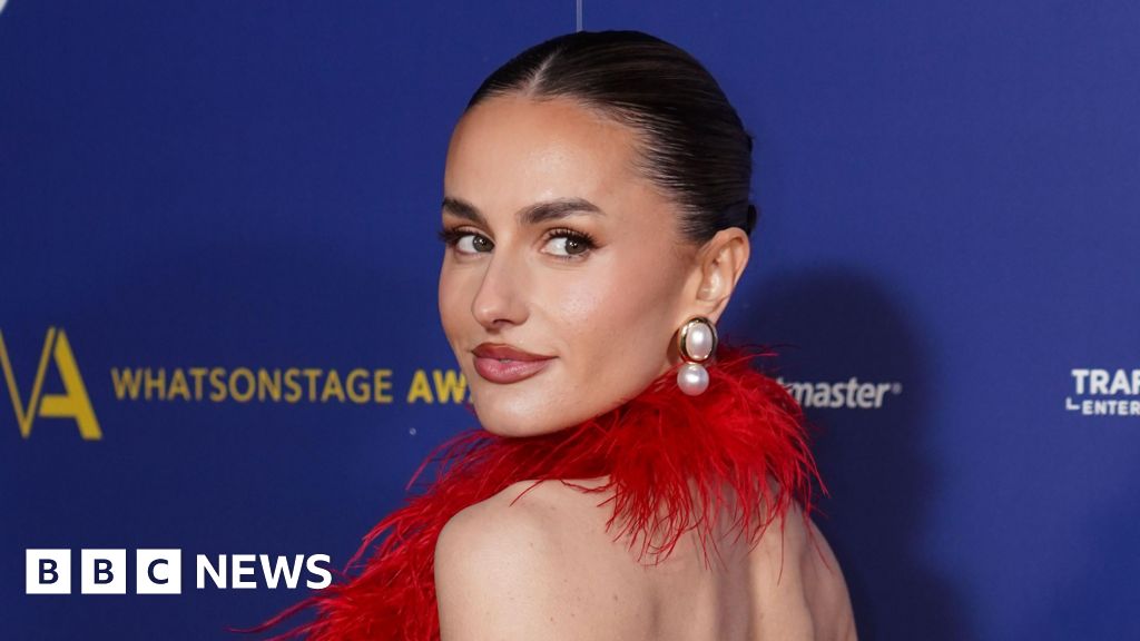 Strictly star Amber Davies takes break from Legally Blonde musical