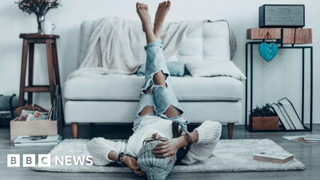 Spain's 'lazy' young told by judges to get a life BBC News