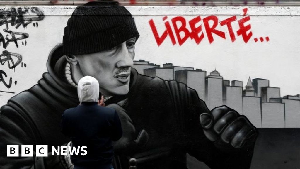 Christophe Dettinger: French 'yellow vest' boxer goes on trial