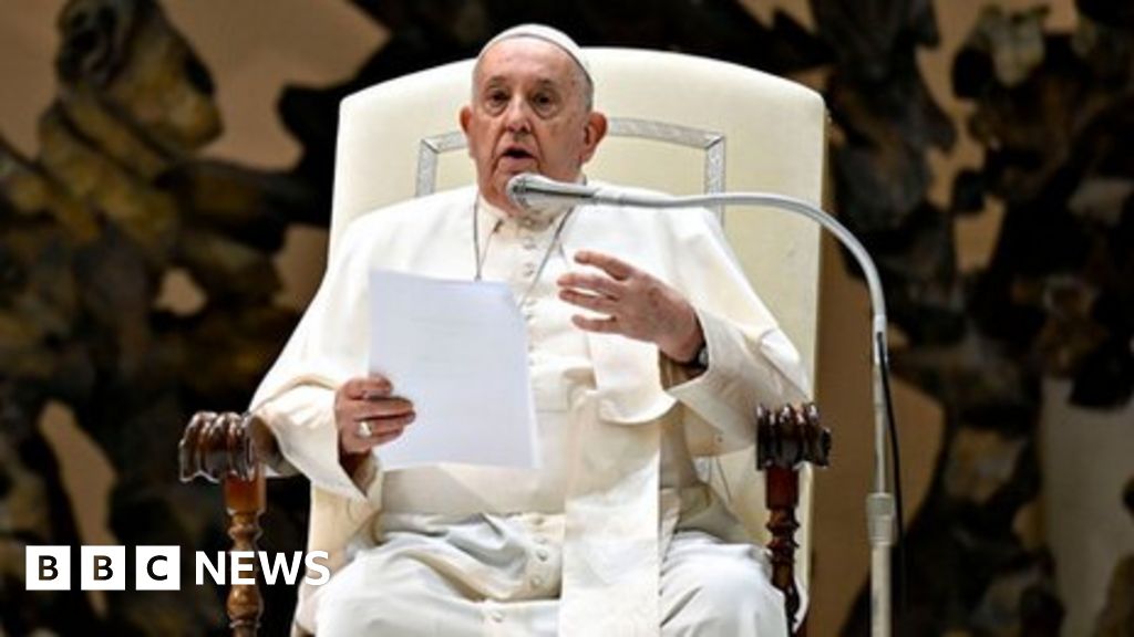 Папата хвърли тежестта си зад призивите за край на изкопаемите