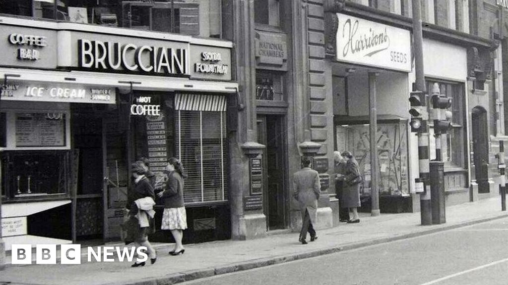 Leicester's Italian cafe closes after 82 years - BBC News