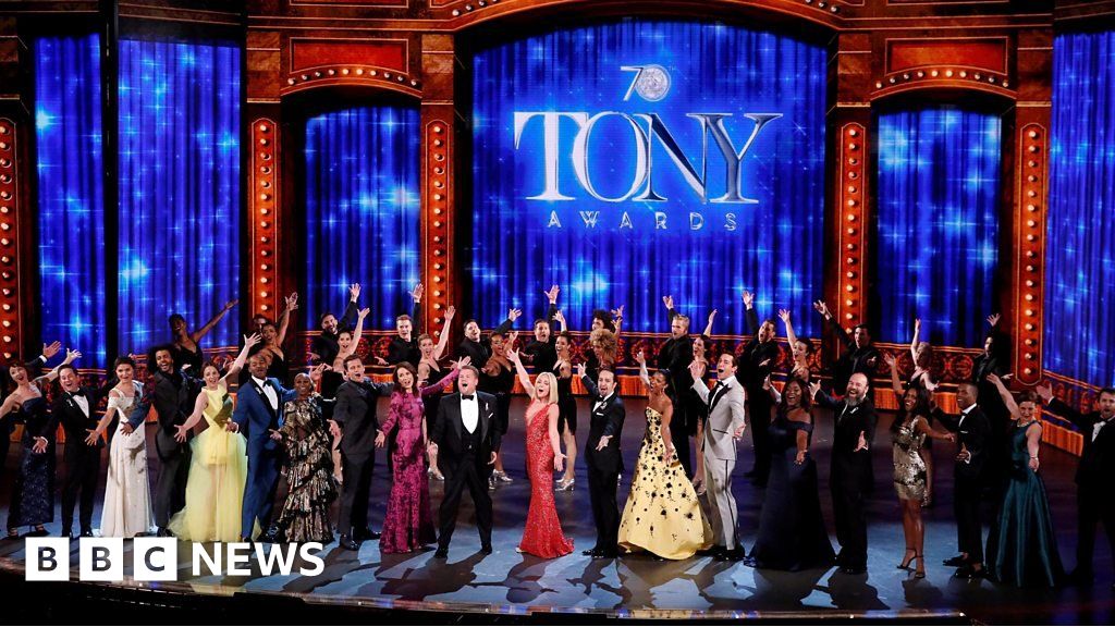 Celebration and mourning at the 70th Tony Awards - BBC News