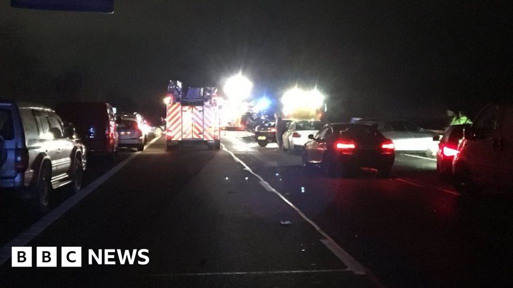 M40 Crash: Two Men Die And Four People Injured - BBC News