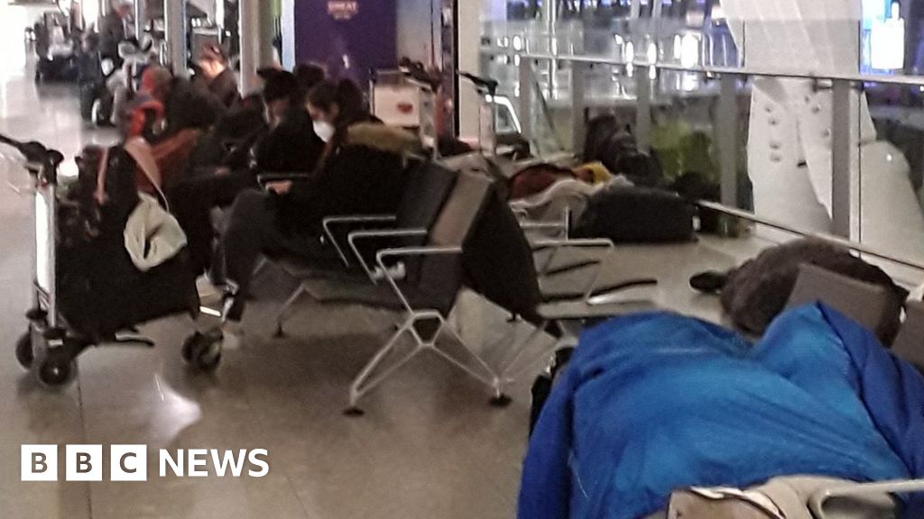 Coronavirus: Heathrow Airport mountain at the end of '200 people'